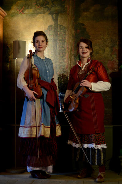 Marianne Maans ja Marjaana Puurtinen.