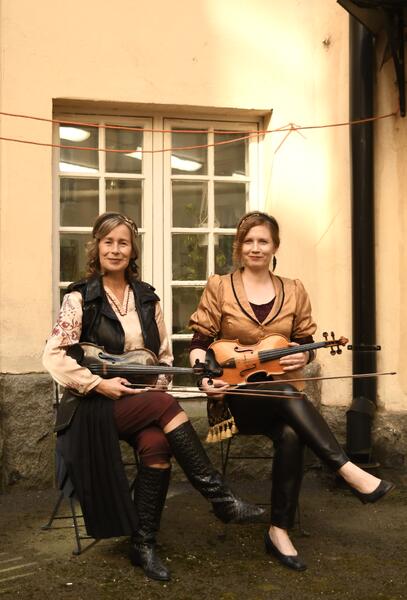 Marianne Maans ja Marjaana Puurtinen. 