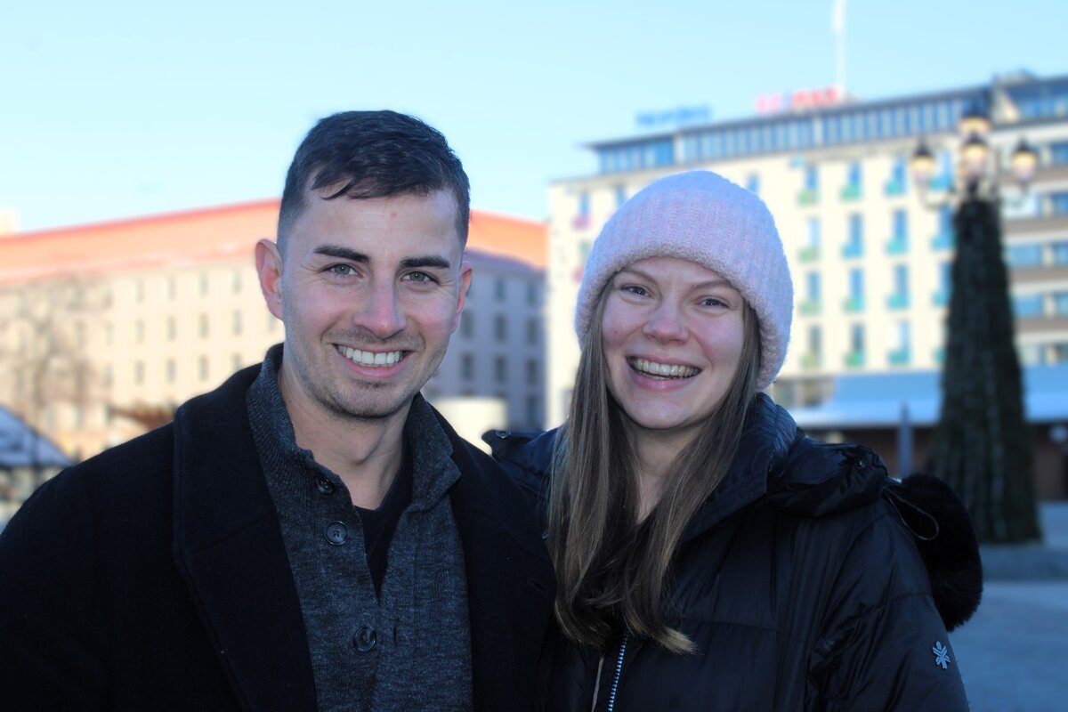 Adler 1:n yrittäjät Martti Kahra ja Jasmin Tossavainen käyvät yrittämisen ohella päivätöissä Kauppatorin vieressä sijaitsevissa toimistoissa.