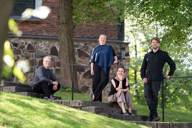 Lauluyhtye MMXX laulaa Mynämäen Pyhän Laurin kirkossa Evensong-iltajumalanpalvelushetkessä. 