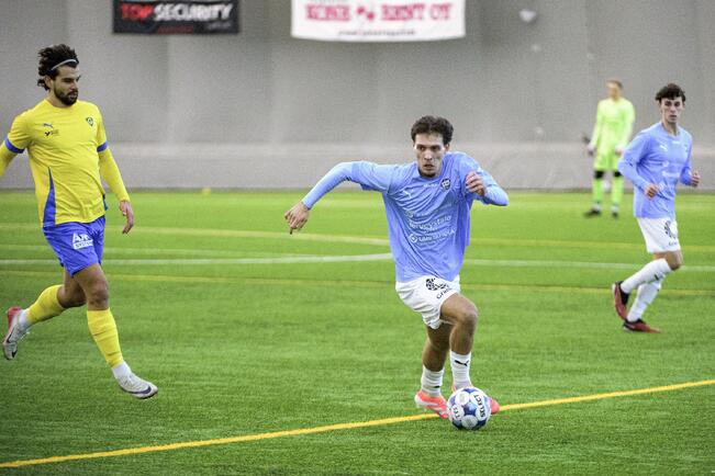 Keskikenttäpelaaja Timo Zaal on yksi TPS:n uusista hankinnoista.