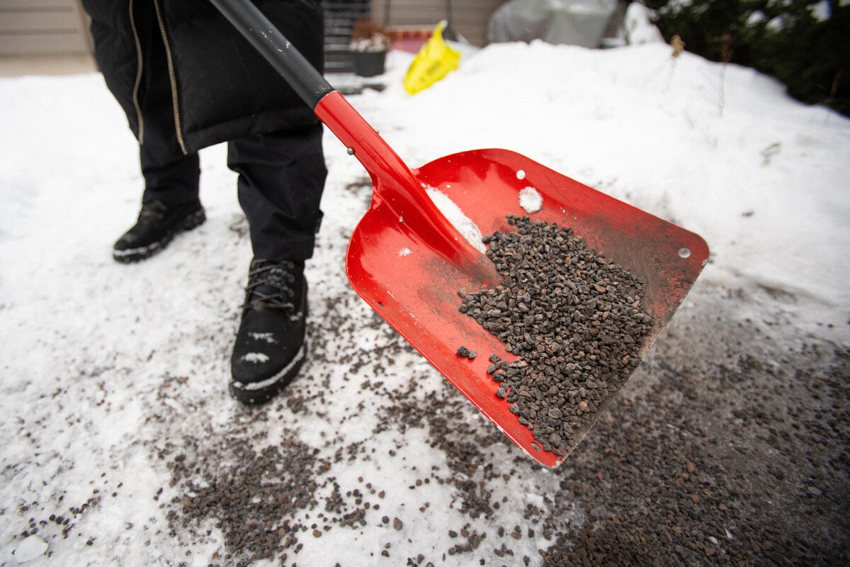 Murske on vettä kevyempää, joten se pysyy suojasäälläkin pinnalla.