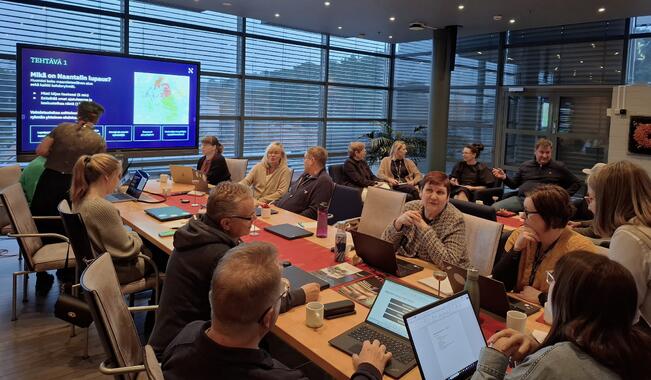 Brändiuudistukseen osallistuivat sekä kuntalaiset että kaupungin työntekijät. Työpaja kaupungintalolla viime joulukuussa. 
