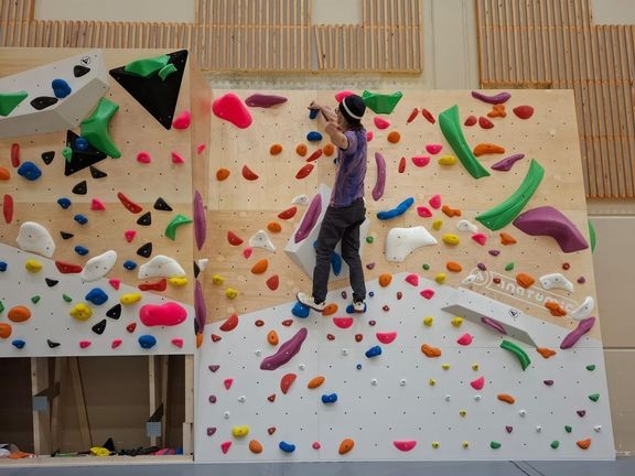 Maijamäen liikuntahalliin on valmistunut boulderointiseinä, joka monipuolistaa harrastamisen ja koululiikunnan mahdollisuuksia. Toinen boulderointiseinä on tulossa uuteen Kalevanniemen liikuntahalliin. 