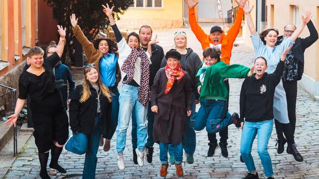 Yleisölähettiläät, Yleisötyön kuraattori María Villa Largacha sekä Yleisötyön tuottaja Maria Laitila. 
