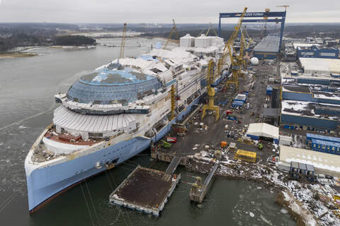 Meriteollisuuteen tarvitaan tuhansia uusia tekijöitä.