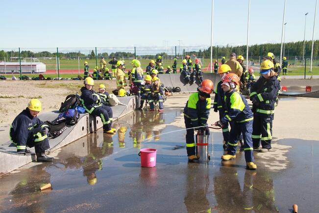 Leiri on tärkeä koulutustilaisuus palokuntatoiminnasta kiinnostuneille lapsille. 
