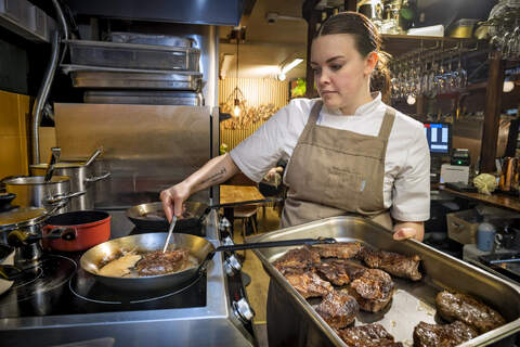 Julia Frantti pitää nimestään. – Nimi on osa identiteettiä. Olisi kauheaa, jos ei tykkäisi omasta nimestään.