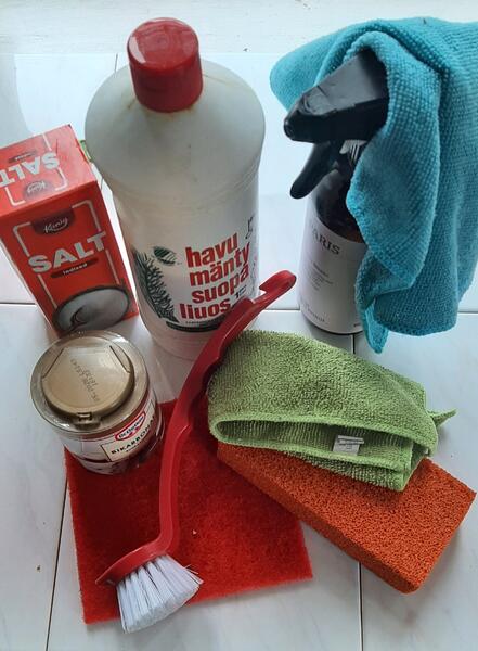 Näillä aineilla saa uunin puhtaaksi ennen kevään juhlia.