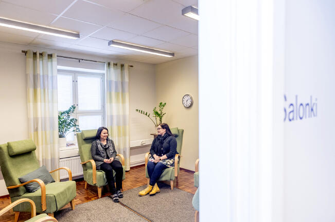 Koordinaattori Päivi Rouvali  (vas.) ja toiminnanjohtaja Katja Suominen Tukenasi ry:stä.