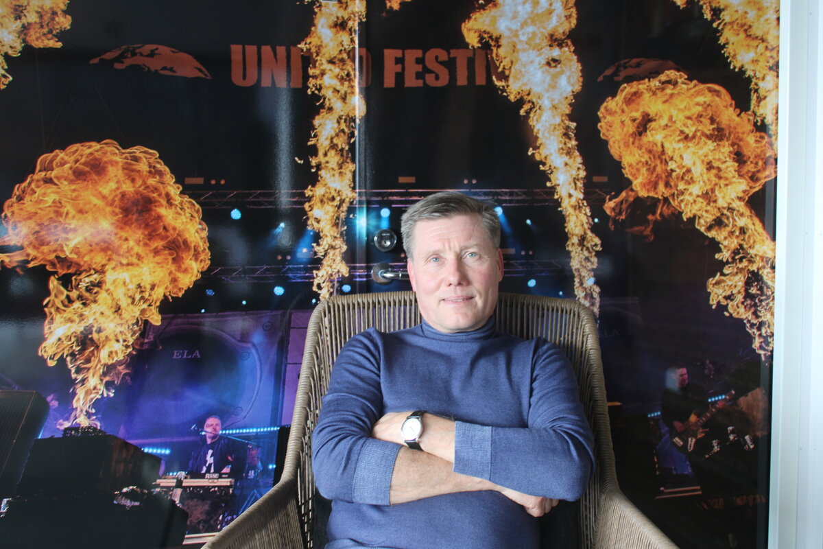 Henri Kulmala tekee etätöitä Kupittaalla tai maailmalla matkustaessa vaimonsa Sarin kanssa.-Tämä on elämäntapa, joten ei se stressaa minua, vaikka mietinkin työasioita joka päivä ympäri vuoden.