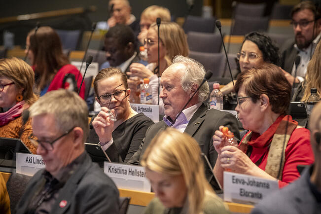 Turun kaupunginvaltuusto pääsee 18. toukokuuta päättämään raitiotiestä.