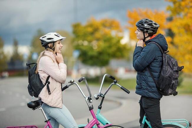 Vaikka kypärä ei estä kaikkia vammoja tai onnettomuuksia, se pienentää merkittävästi vakavien seurausten riskiä.