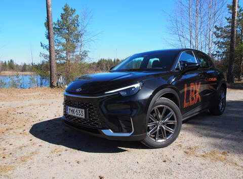Lexus LBX Hybrid ei näytä laisinkaan pikkuautolta. 