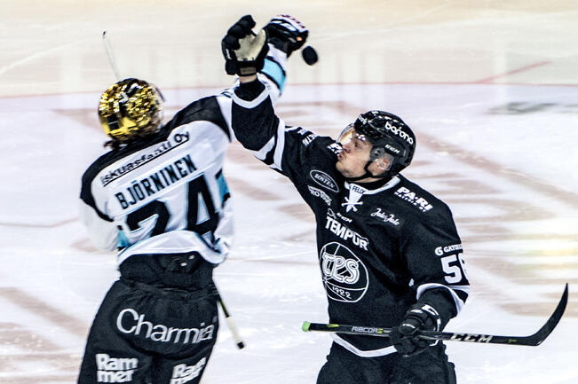 Hannes Björninen (vas.) ja Hannu Kuru.