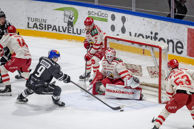 Aatos Koivu.
