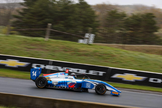 Vilho Aatola joutui taistelemaan kalusto-ongelmien kanssa Canadian Tire Motorsport Parkin radalla.