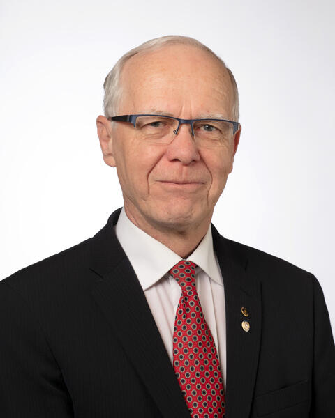 Tapani Kaarlas.
