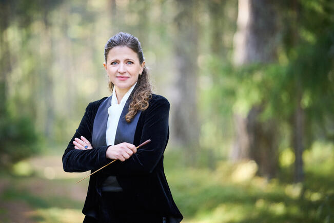 Naantalin Musiikkijuhlien avajaiskonsertin johtaa virolainen Kristiina Poska.