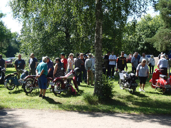 Vanhojen kaksipyöräisten päivä Nautelankosken museossa vuonna 2024. 
