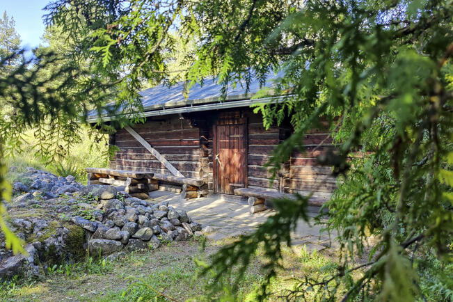 Krookilan savusauna lämpeää elokuun lopulla. 
