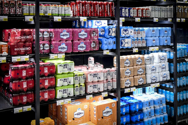 Myös alkoholijuomiltavaaditaan nyt keveyttä.