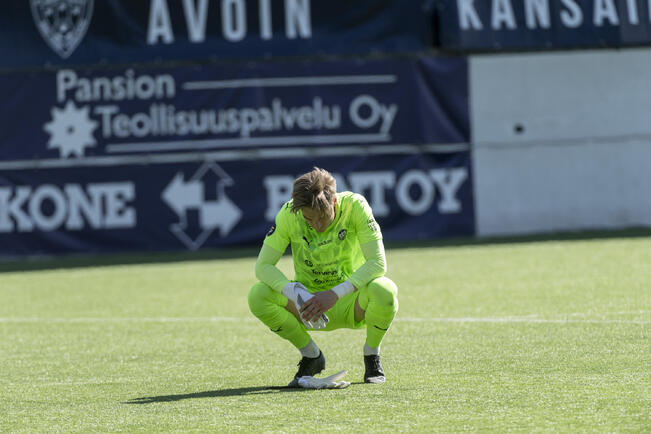 Elmo Henrikssonin torjunnat toivat poisteen TPS:lle.