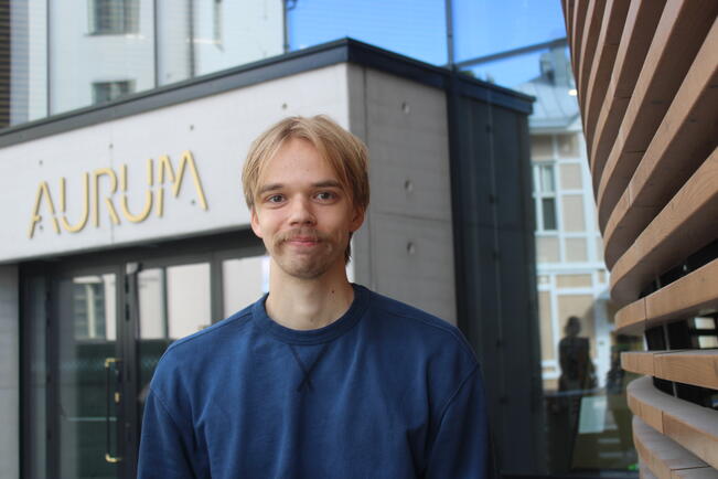 Åbo Akademissa opiskeleva Hugo Söderholm sanoo, että opiskelijoiden yrittäjyysjärjestö Boost Turku ry sai hänet innostumaan entistä enemmän yrittäjyydestä.