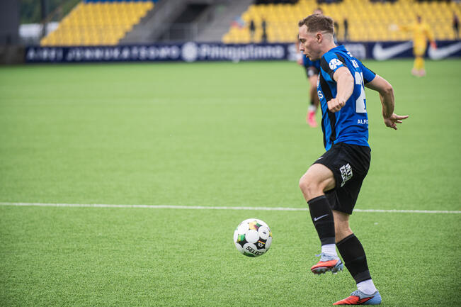 Julius Tauriainen.