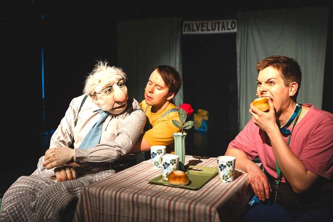 TIP-Festeillä nähdään  muun muassa porilaisen RakastatTeatterin Vaaria etsimässä.