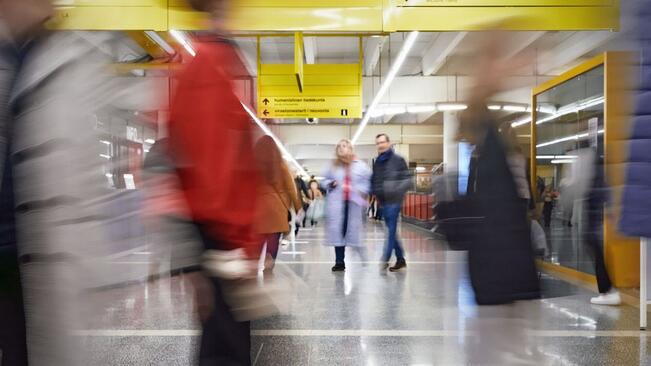 Iltavirkuilla on keskimäärin heikompi terveys ja enemmän haasteita työelämässä kuin aamuvirkuilla.