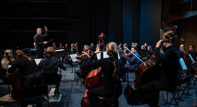 Aura Sinfonia.