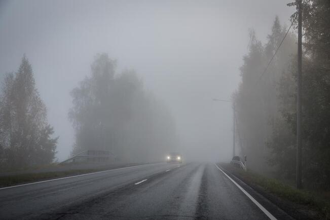 Kaasujalkaa tulee keventää merkittävästi, kun ajo-olosuhteet niin vaativat.