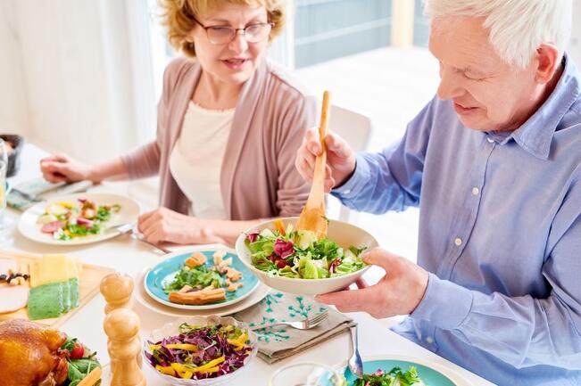 Diabeteksen elintapahoitoon ja erityisesti painonhallintaan pitäisi panostaa huomattavasti nykyistä enemmän, sanoo tutkija Tiina Laatikainen.
