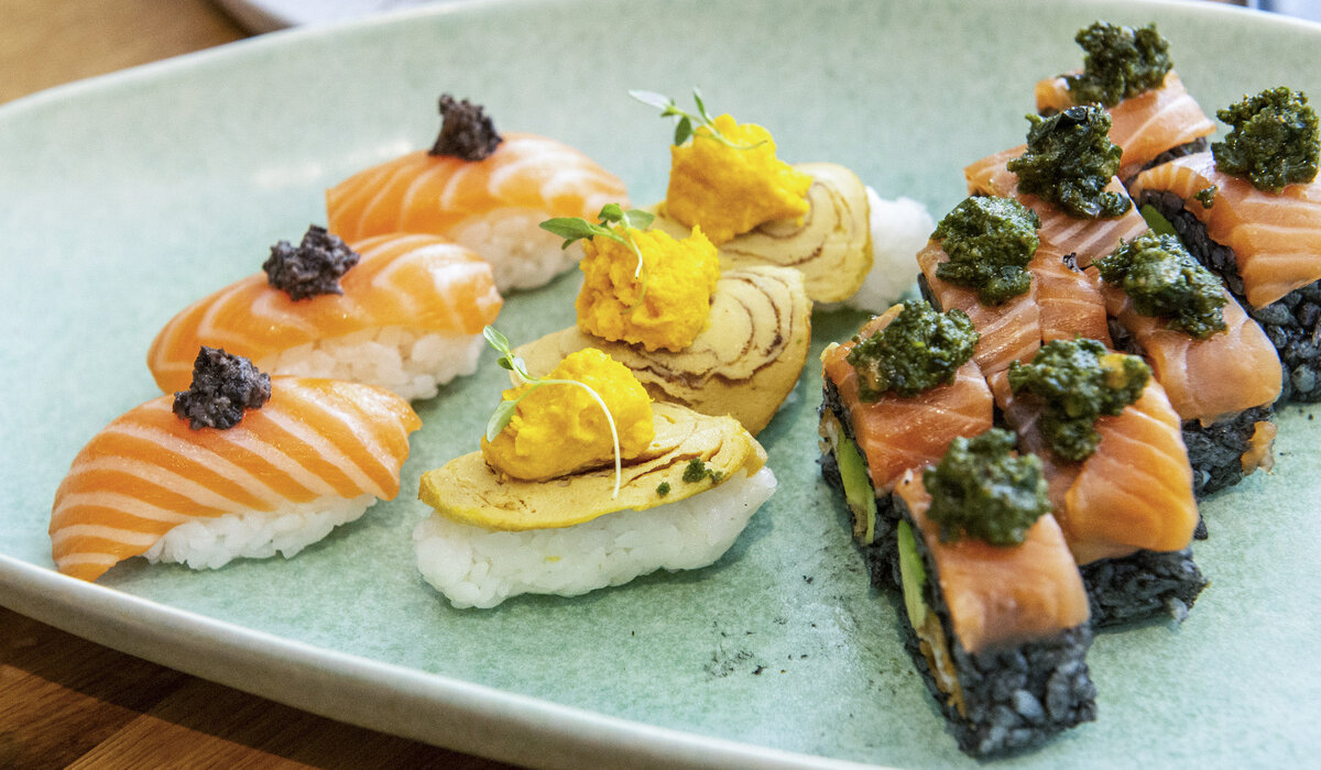 Sushi on noussut yhdeksi nuorten suosituimmaksi tavaksi syödä kalaa.